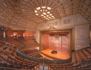 Az etalonnak számító Boston Symphonic Hall