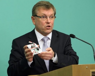 A söralátét méretű bevallástól még messze vagyunk