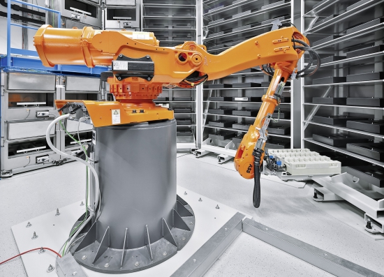 A Thyssen-Krupp System Engineering formázóberendezése: itt „kelnek életre” az akkumulátorok (Fotó: ZSW/Duckek)
