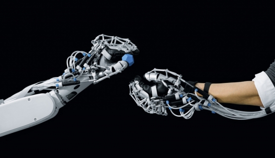 A Festo innovatív újdonsága az ember-gép együttműködést segítő ExoHand