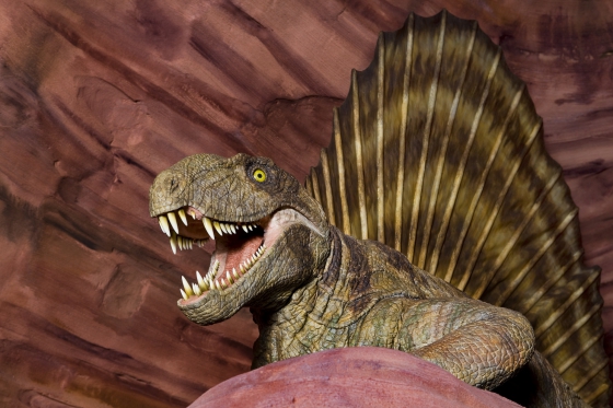 Az óriási dinoszauruszokat a Rexroth technikája hozza mozgásba