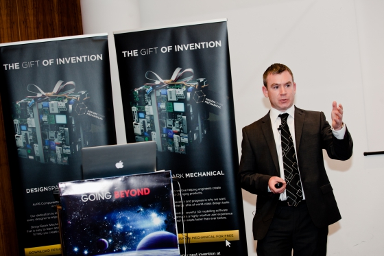 Martin Keenan alkalmazásstratégiai vezető Budapesten mutatja be a DesingSpark Mechanical 3D-s modellezőrendszert