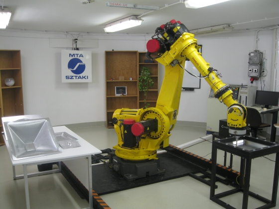 A robot például már ki tudja rakni a bűvös kockát