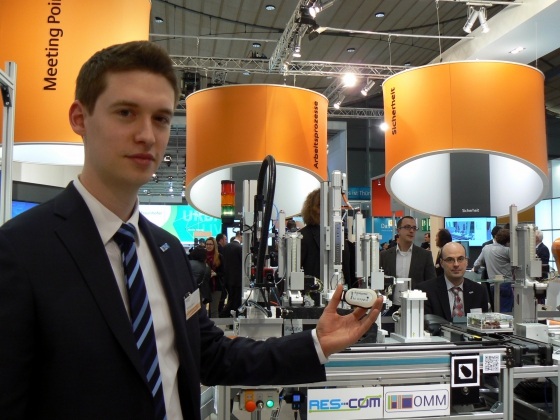 A DFKI Res-Com projektjét bemutató mini gyártósor az idei CeBIT-en