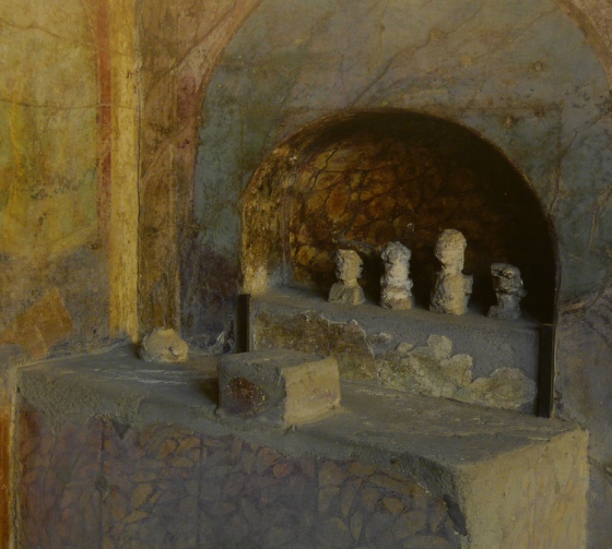 Ilyen szentélyben tarthatták a maszkokat (Pompeii)