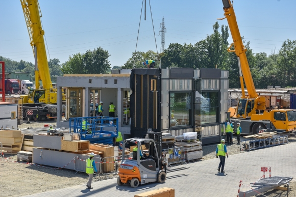 Nyár elején, így épültek a a Solar Decathlon verseny házai
