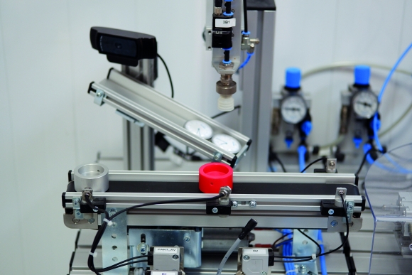 pneumatikus rendszerek szenzorozása az ipari automatizálás, az IIoT és így az ipar 4.0 kulcsfontosságú részét képezi