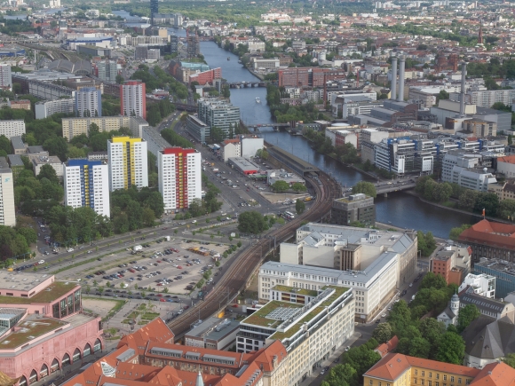 Az építőipar fellendülésének többek között a Berlinbe áramlók magas száma is az oka