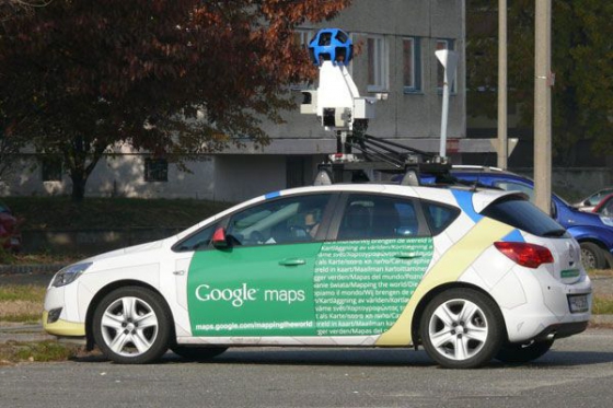A panorámaképeket készítő Google-autó